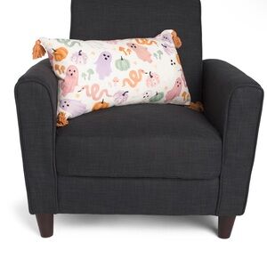 CUPCAKES AND CASHMERE 14×24 Lizzie Halloween Pillow